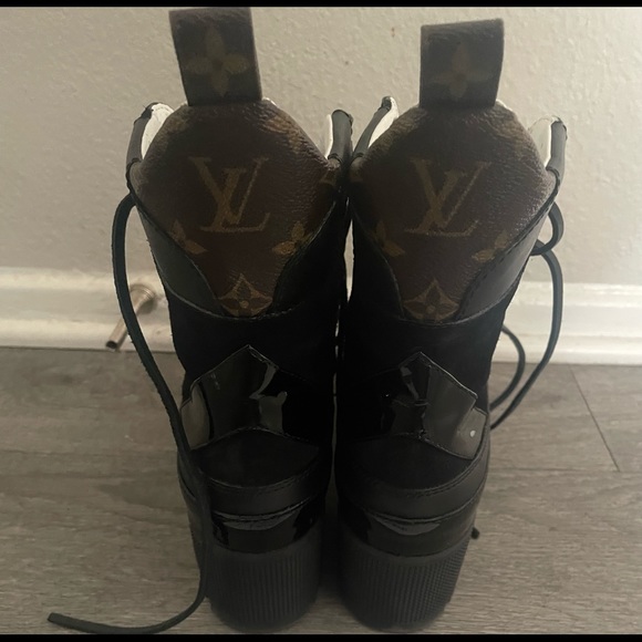 Like new worn once, these are my favorite! - Picture 11 of 11